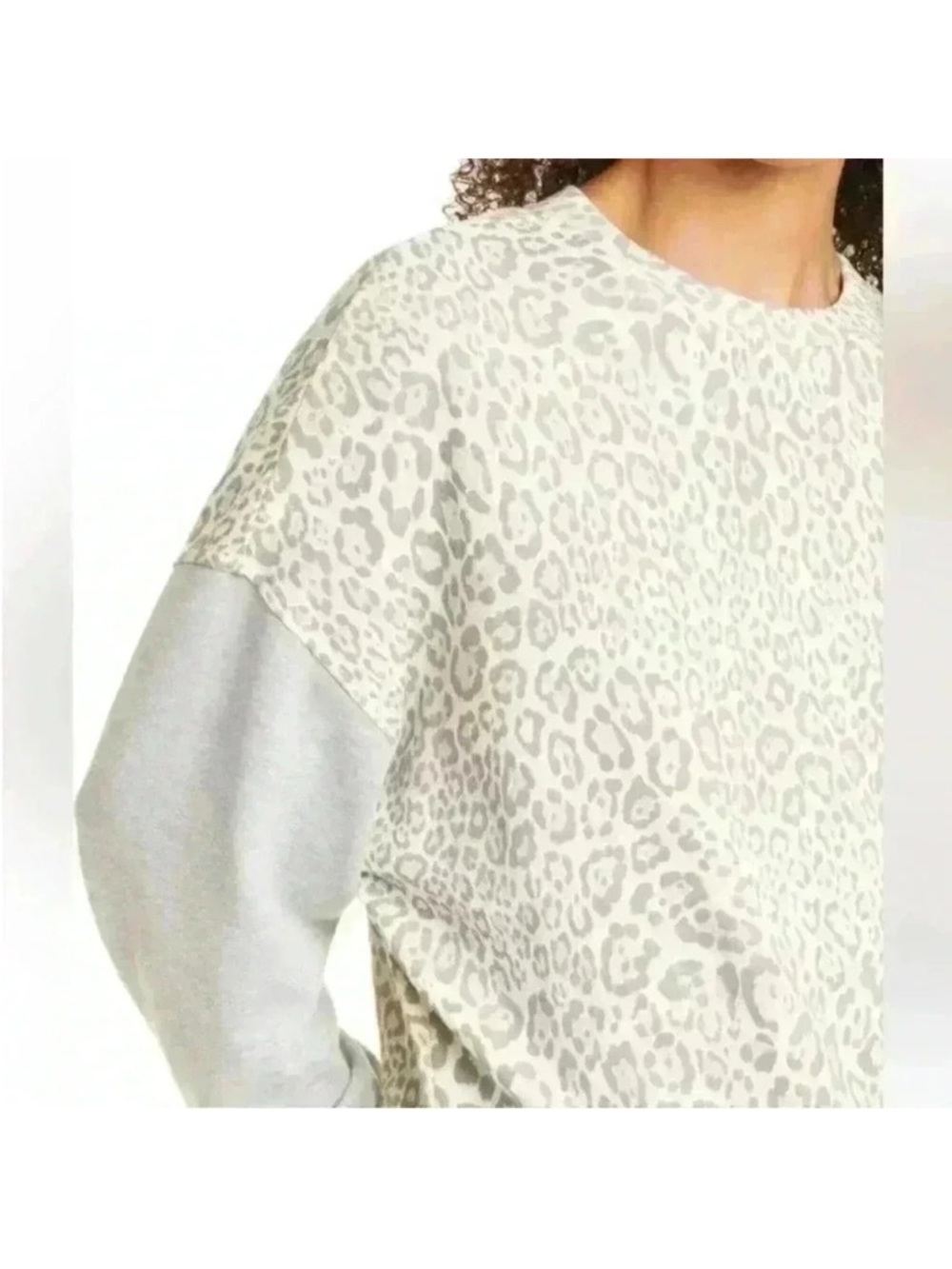 Rails Alice Leopard Print Cotton Blend Top in Mixed Grey Cheetah Size Large NWT - Picture 3 of 8